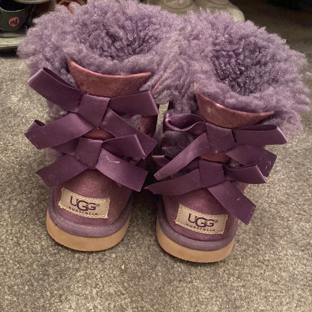 Size 11 girls Bailey bow Ugg boots